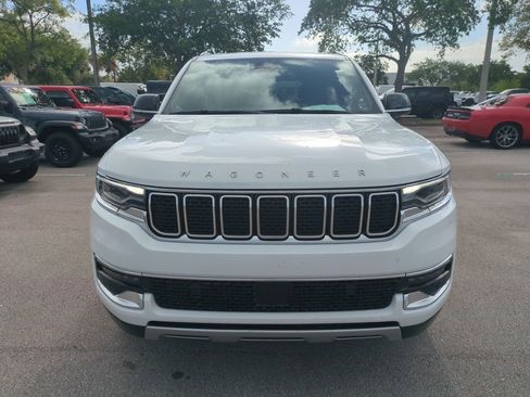 Used 2025 Jeep Wagoneer Series II AWD/4WD image 4