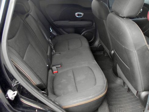Used 2015 Kia Soul + image 20