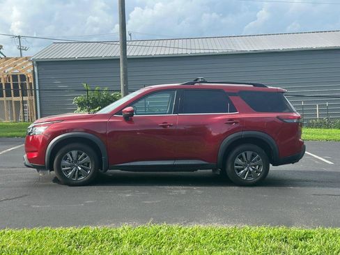 Used 2022 Nissan Pathfinder SV AWD/4WD image 4