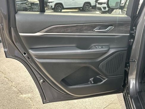 New 2025 Jeep Grand Cherokee L Limited image 26