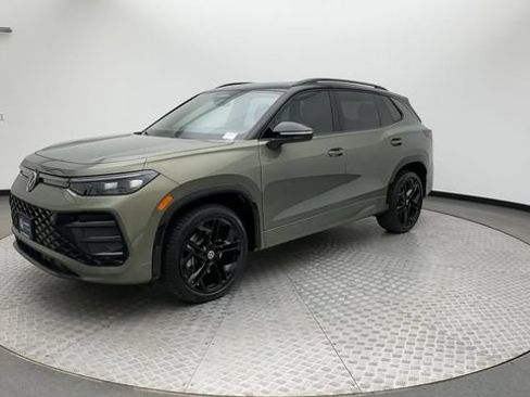 Certified 2026 Volkswagen Tiguan SE R-Line AWD/4WD image 4