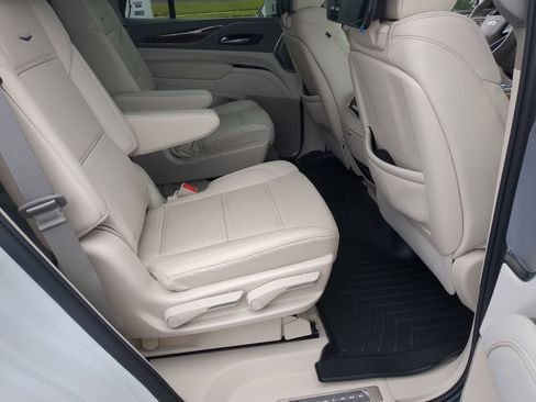 Certified 2024 Cadillac Escalade Premium Luxury Platinum AWD/4WD image 26