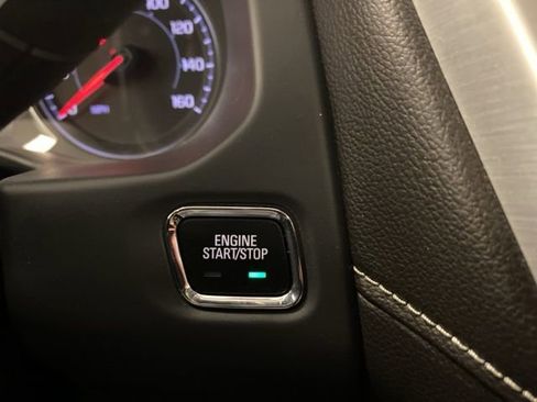 Used 2023 GMC Acadia SLE w/ Driver Convenience Package image 16