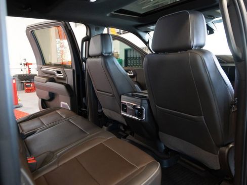 Used 2024 GMC Sierra 3500 Denali w/ Technology Package AWD/4WD image 23