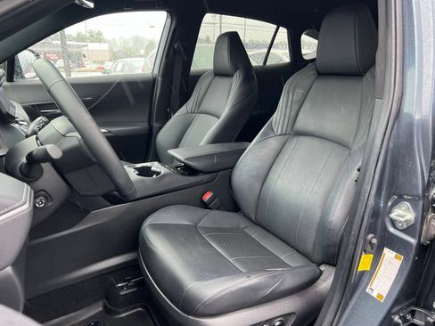 Used 2023 Toyota Venza Limited AWD/4WD image 18