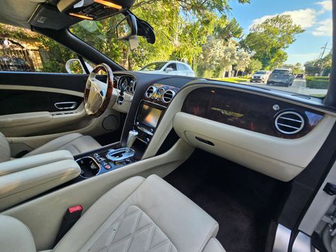Used 2014 Bentley Continental GT image 23