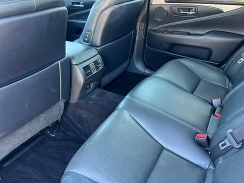 Used 2016 Lexus LS 460 w/ Comfort Package RWD image 4