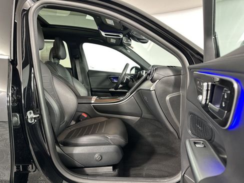 Used 2023 Mercedes-Benz GLC 300 4MATIC image 30