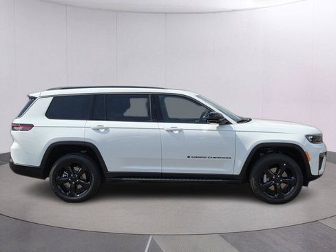 New 2026 Jeep Grand Cherokee L Limited w/ Limited Altitude Package RWD image 4