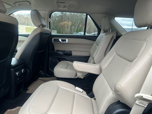 Used 2020 Ford Explorer XLT w/ Equipment Group 202A image 18
