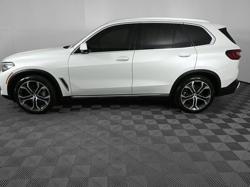 Used 2023 BMW X5 xDrive40i w/ Premium Package image 3