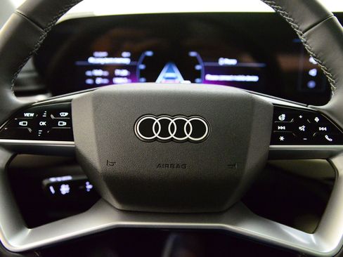 Used 2025 Audi Q5 Premium Plus image 16