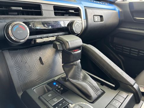 Used 2025 Toyota Tacoma TRD Off-Road AWD/4WD image 41