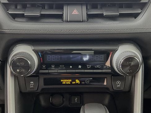 Used 2021 Toyota RAV4 XLE image 26