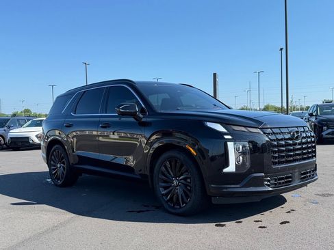 Used 2025 Hyundai Palisade Calligraphy AWD/4WD image 3