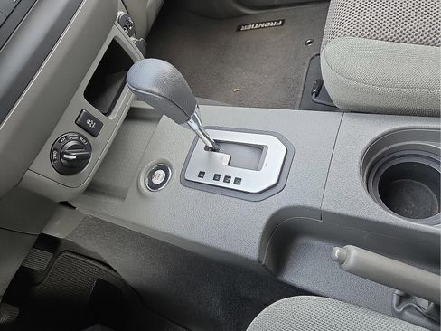 Used 2021 Nissan Frontier SV w/ SV Utility Package image 25