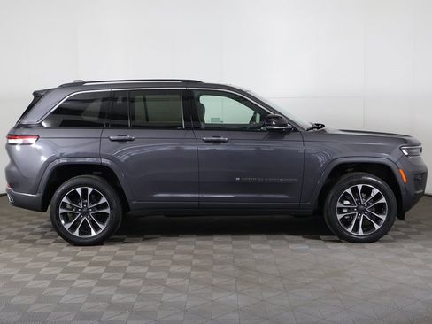 Used 2022 Jeep Grand Cherokee Overland w/ Luxury Tech Group IV image 23