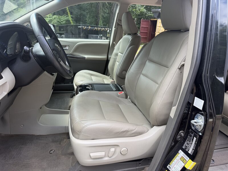 Used 2015 Toyota Sienna XLE w/ XLE Navigation Package AWD/4WD image 28