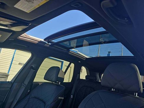 Used 2025 BMW X5 M60i w/ Climate Comfort Package image 3