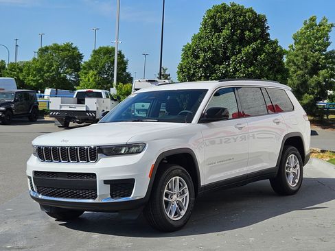 New 2026 Jeep Grand Cherokee L Laredo RWD image 3