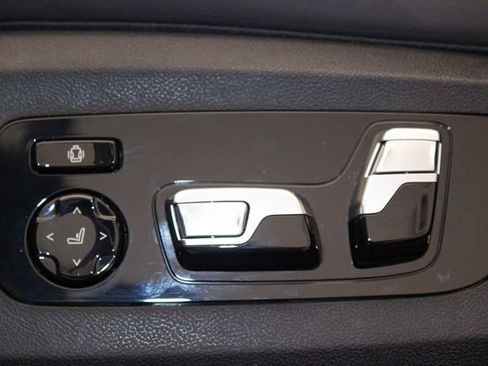 Used 2025 BMW X5 xDrive50e image 23