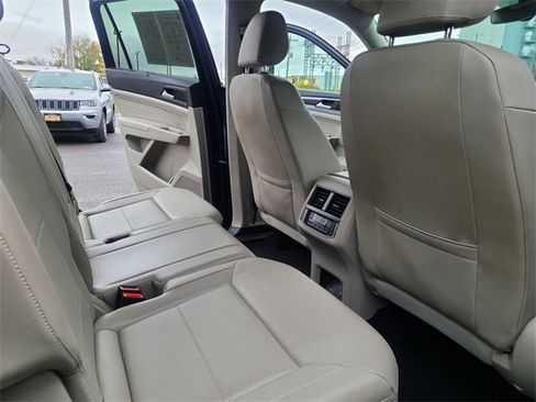 Used 2023 Volkswagen Atlas SE image 19
