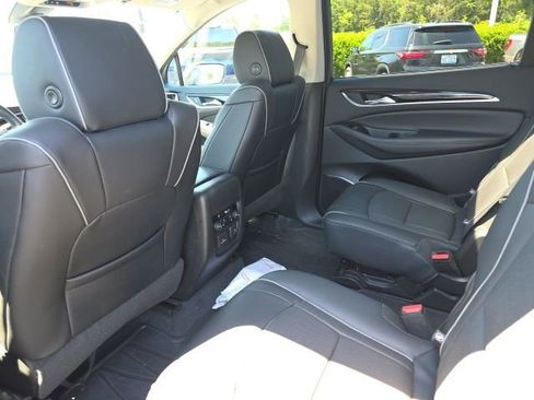 Used 2019 Buick Enclave Avenir w/ Avenir Technology Package AWD/4WD image 12