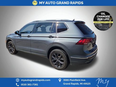 Used 2024 Volkswagen Tiguan SE AWD/4WD image 5