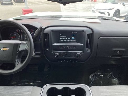 Used 2018 Chevrolet Silverado 1500 Custom w/ Custom Convenience Package RWD image 27