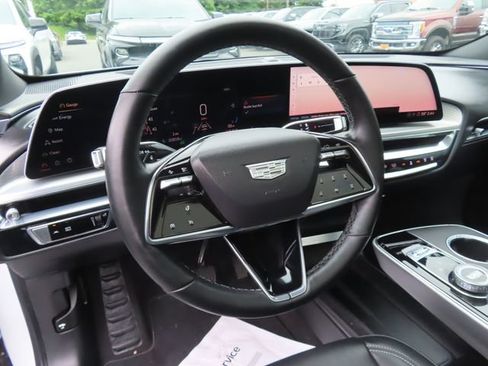 Used 2024 Cadillac Lyriq Sport AWD/4WD image 16