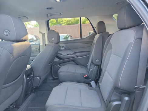 Used 2020 Chevrolet Traverse LT FWD image 16