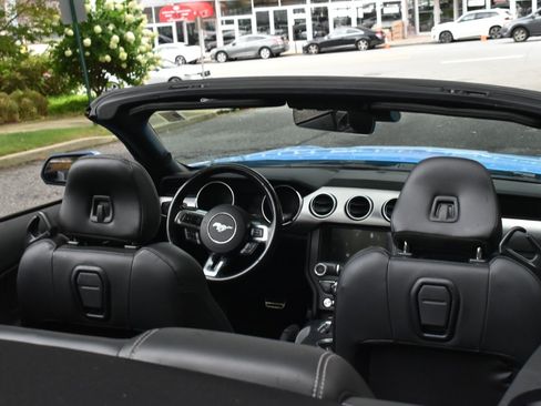 Used 2022 Ford Mustang Premium RWD image 33