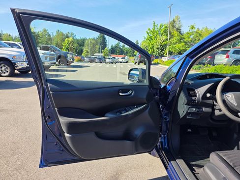 Used 2017 Nissan Leaf S w/ Charge Package FWD image 21