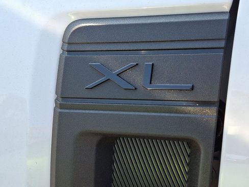 New 2025 Ford Maverick XL w/ Equipment Group 102A image 19