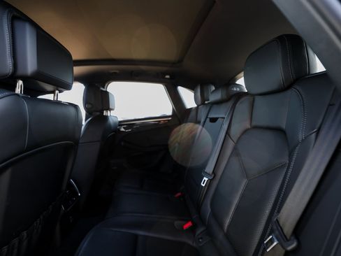 Certified 2024 Porsche Macan S image 24