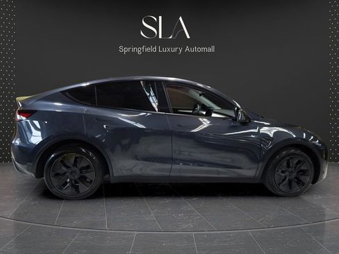 Used 2025 Tesla Model Y Long Range AWD/4WD image 9