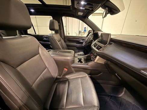 Used 2021 Chevrolet Tahoe Z71 w/ Z71 Signature Package image 31