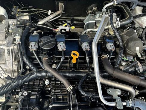 Used 2025 Nissan Altima 2.5 SV FWD image 30