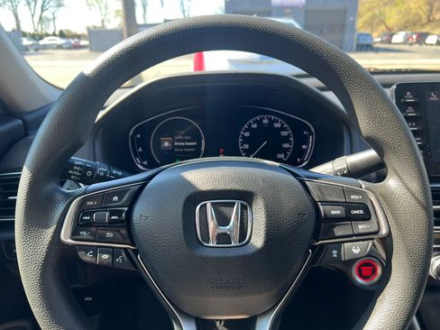 Used 2018 Honda Accord EX image 18
