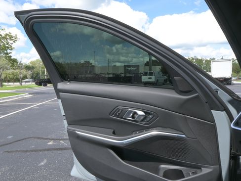 Used 2024 BMW 330i Sedan w/ M Sport Package RWD image 27