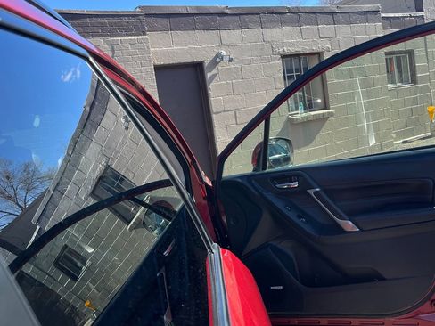 Used 2018 Subaru Forester 2.5i Touring w/ Popular Package #3B image 11