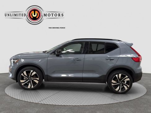 Used 2023 Volvo XC40 B5 Plus w/ Climate Package AWD/4WD image 16