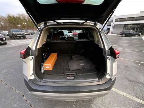 Used 2023 Nissan Rogue SV image 21