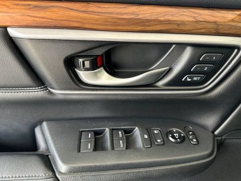 Used 2017 Honda CR-V Touring image 12