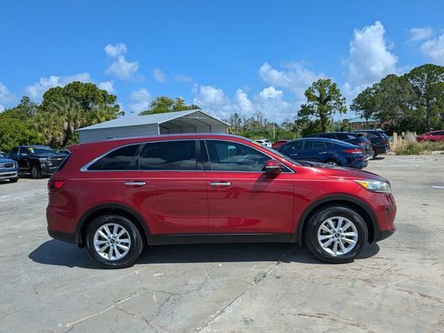 Used 2019 Kia Sorento FWD image 9