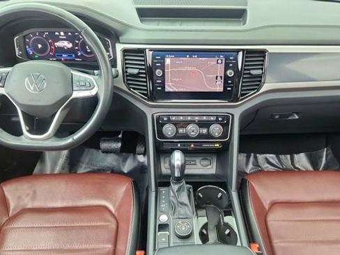 Used 2020 Volkswagen Atlas Cross Sport SEL Premium image 35