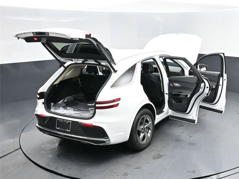 New 2026 Genesis GV70 2.5T image 17