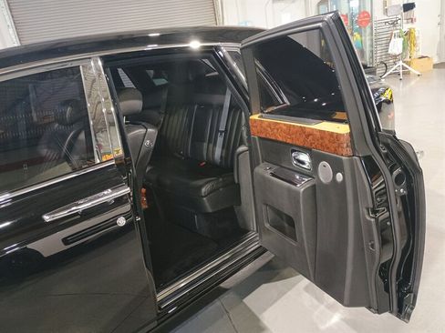 Used 2009 Rolls-Royce Phantom Sedan RWD image 32