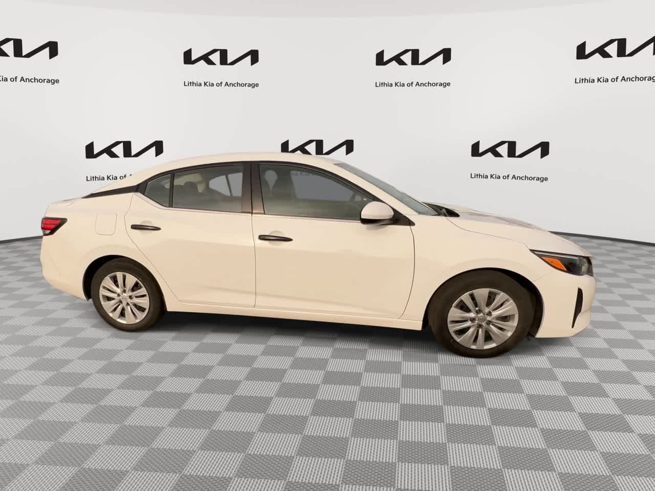 Used 2024 Nissan Sentra S FWD image 9