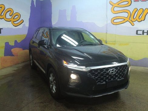 Used 2020 Hyundai Santa Fe SE image 2